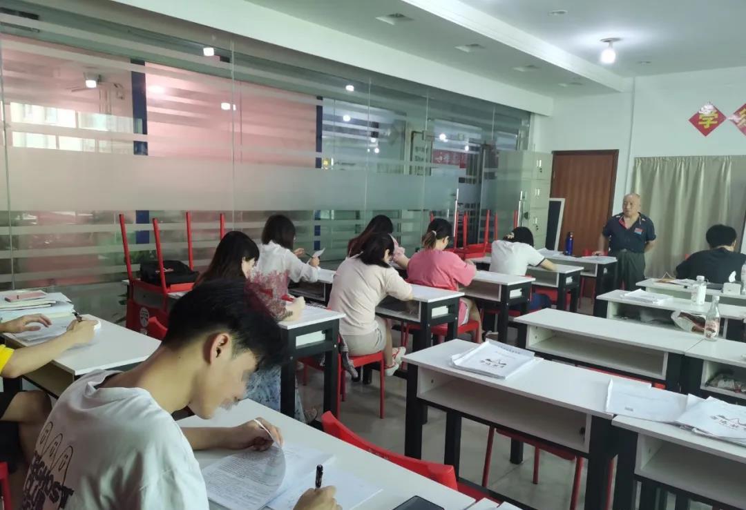 常德雷达教育咨询有限公司,常德公务员考试培训,0基础考公务员,常德公务员培训哪家好