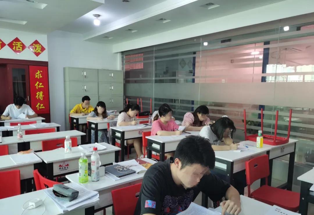 常德雷达教育咨询有限公司,常德公务员考试培训,0基础考公务员,常德公务员培训哪家好